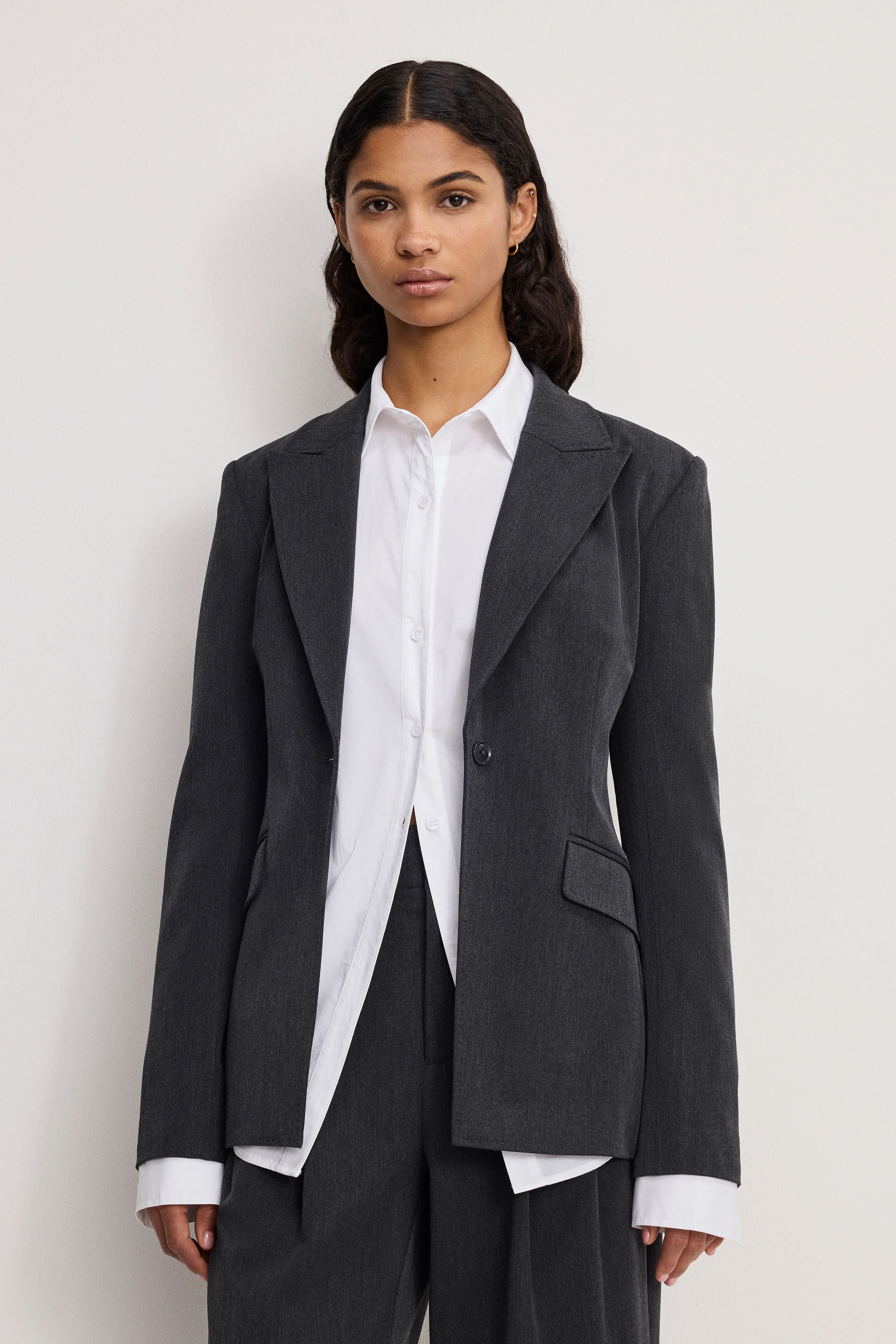 ESSENTIAL SUITING SCULPTED BLAZER | DARK HEATHER GRAY