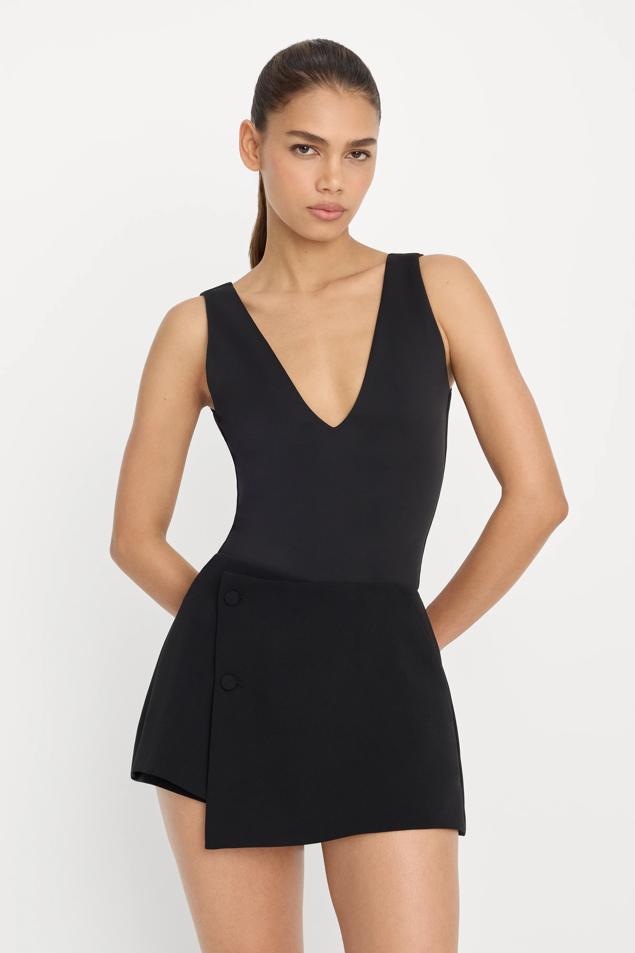 SCULPTING DEEP V BODYSUIT | BLACK001