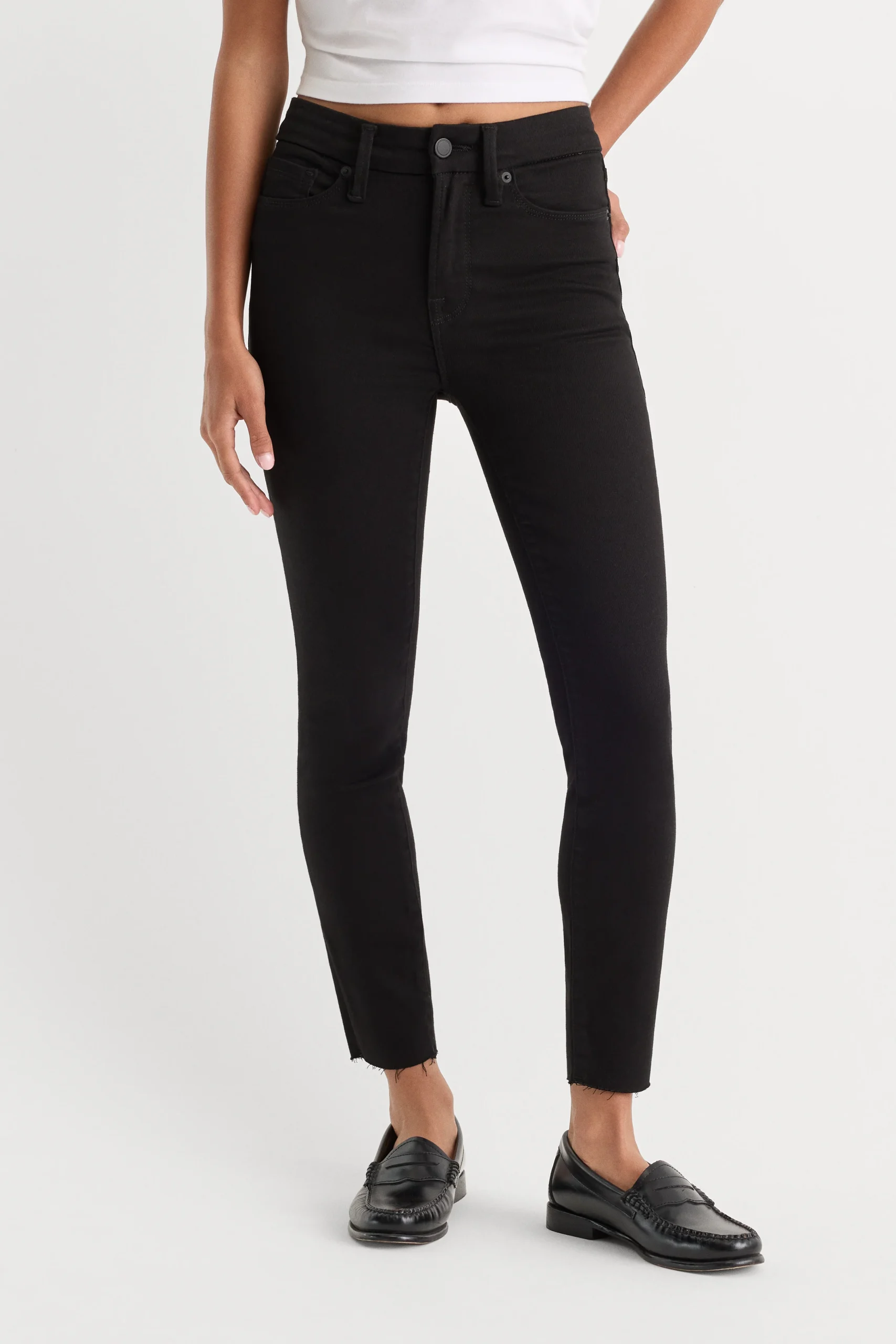NEVER FADE GOOD PETITE SKINNY JEANS | BLACK - Image 2