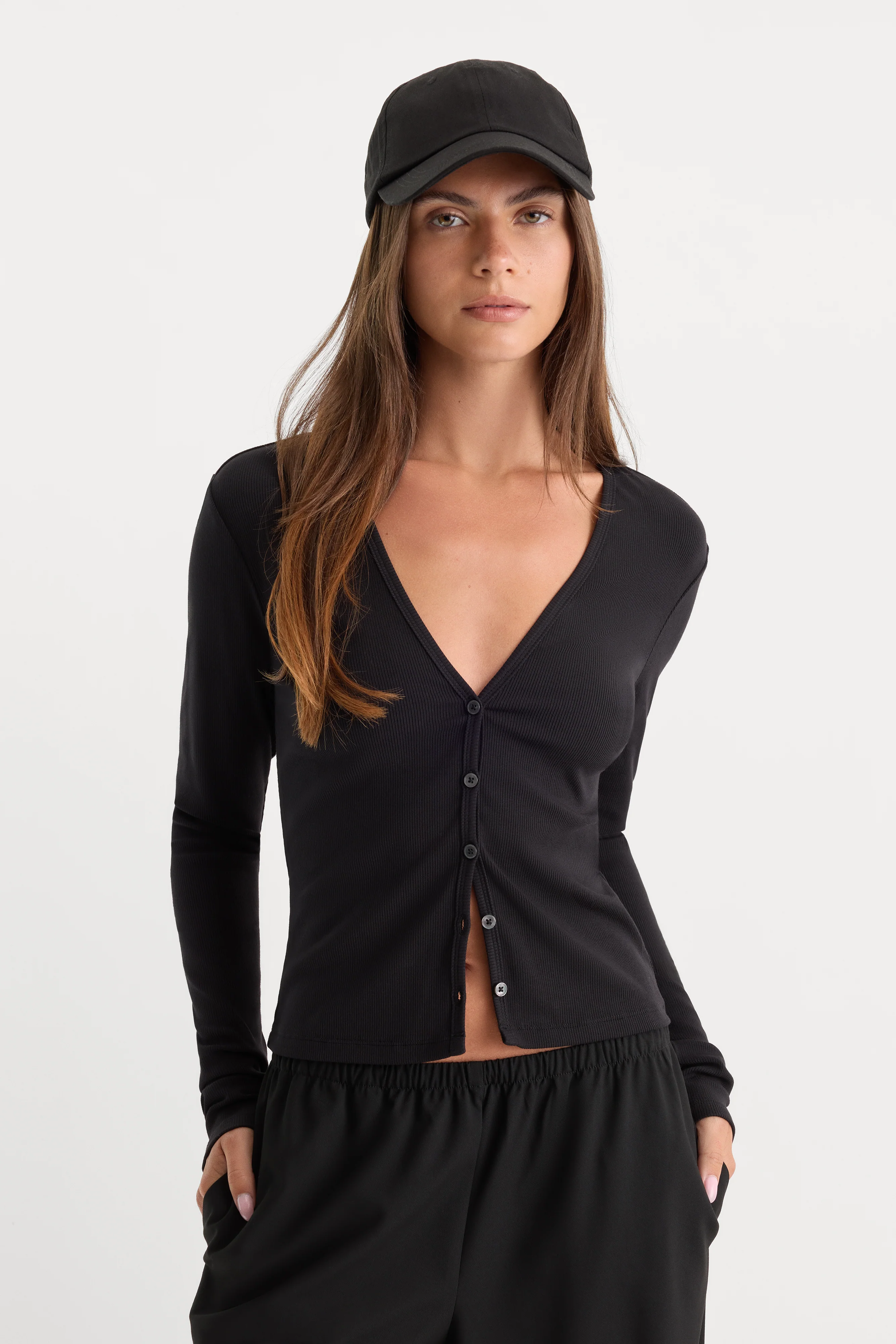 THE RIB V NECK CARDIGAN | BLACK