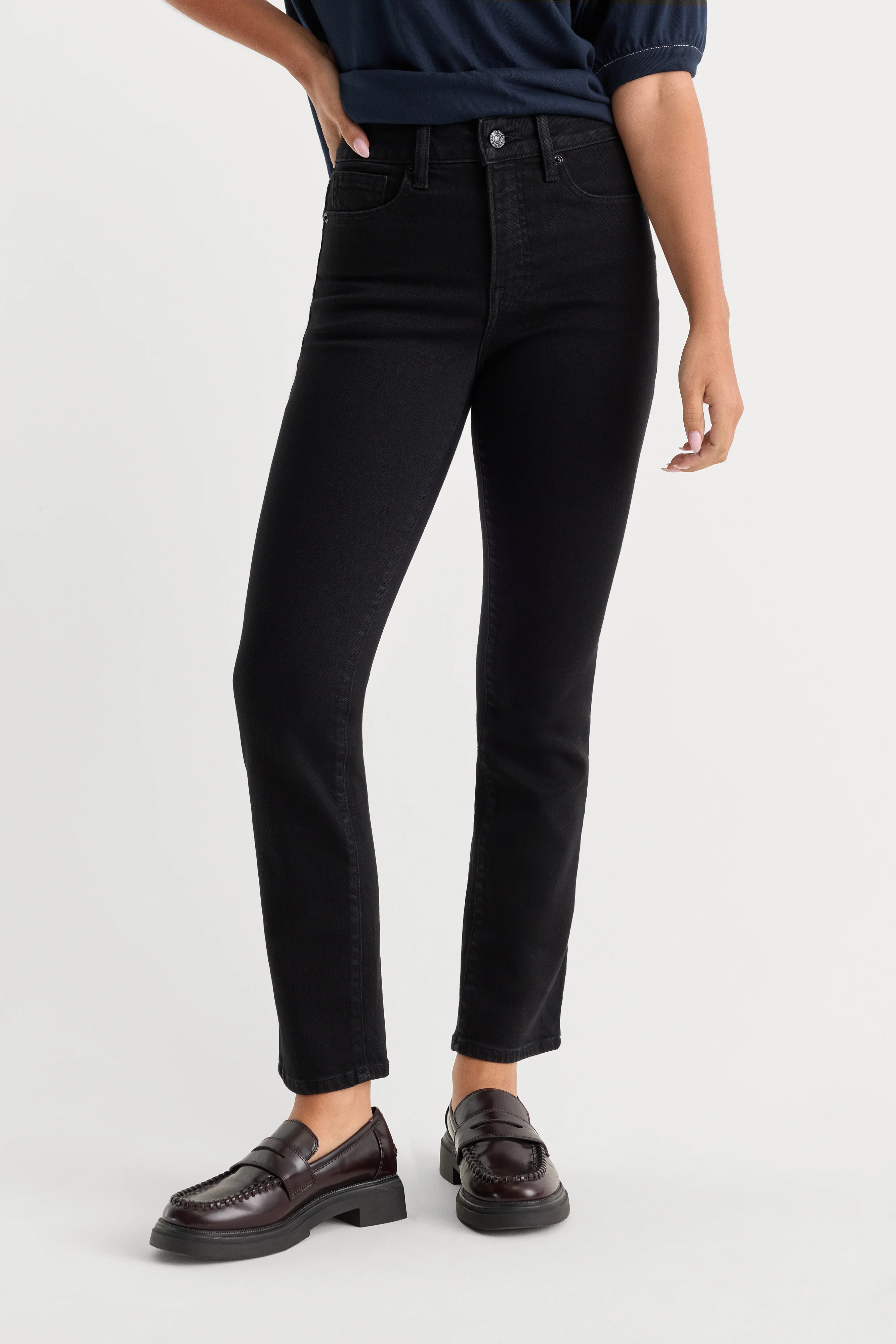 SOFT TECH GOOD PETITE STRAIGHT JEANS|BLACK001