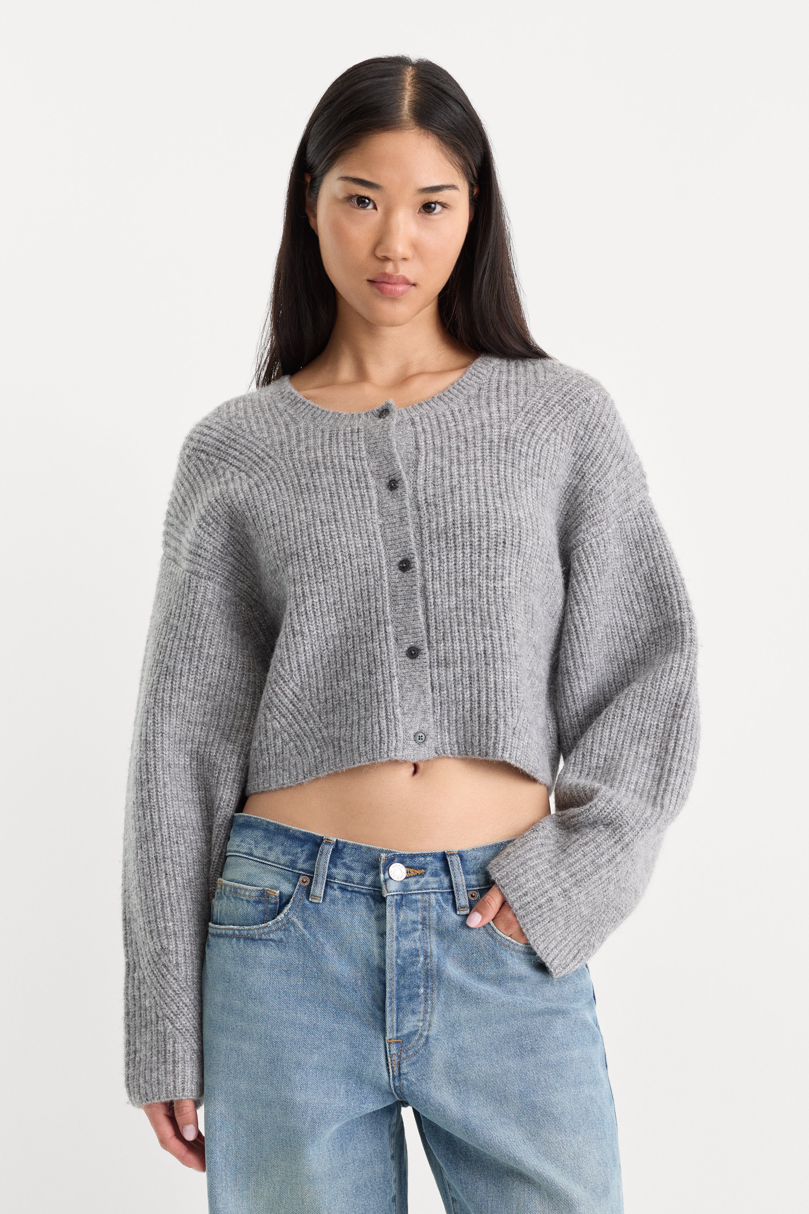 THE CHUNKY KNIT CARDIGAN | HEATHER GREY