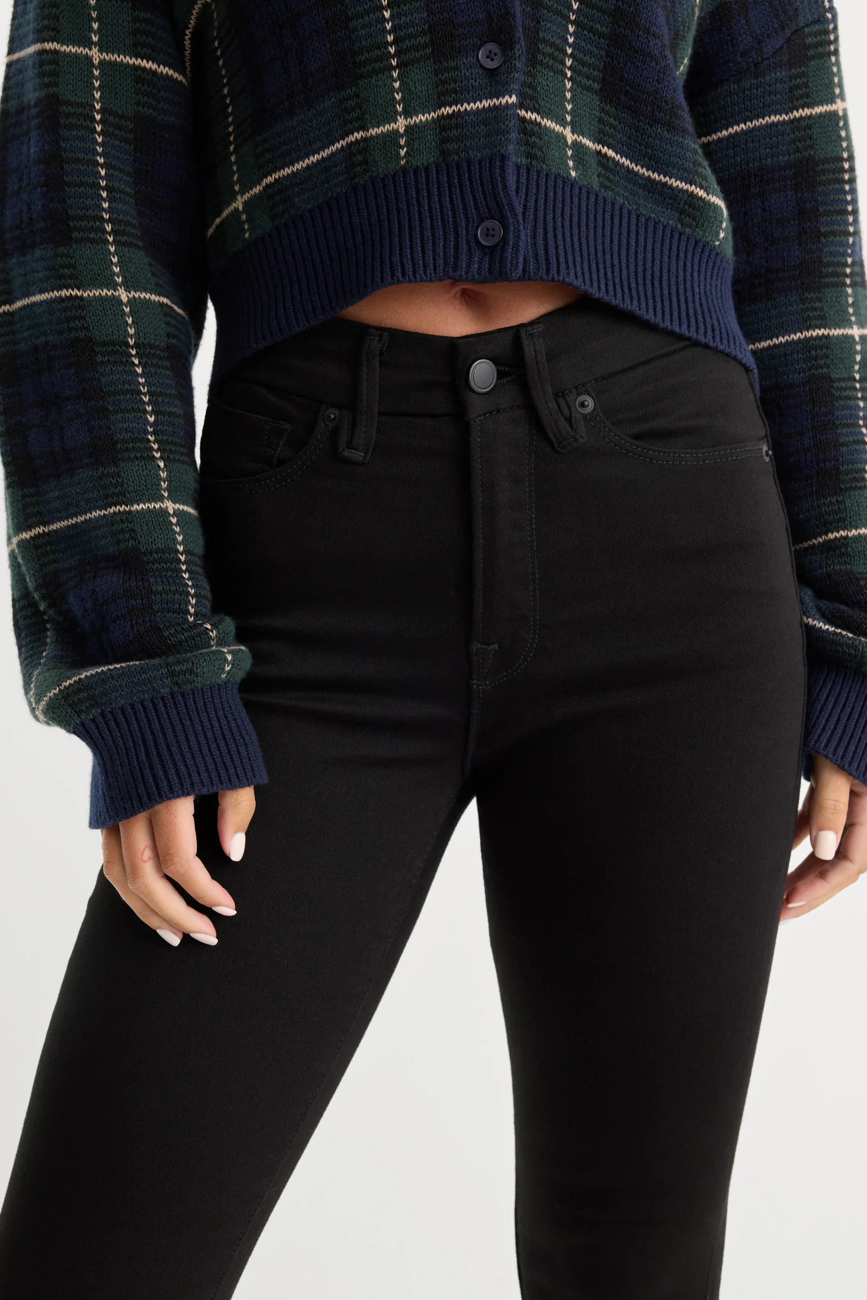 NEVER FADE GOOD LEGS SKINNY JEANS | BLACK - Image 4