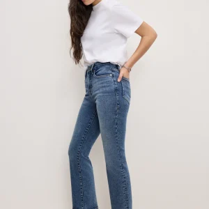 GOOD PETITE STRAIGHT COMPRESSION JEANS | INDIGO254